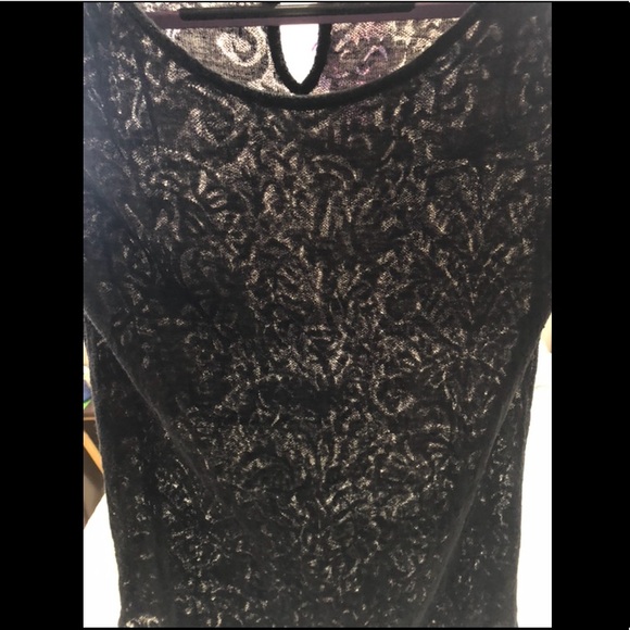 Black cap sleeve top🖤 - Picture 4 of 5